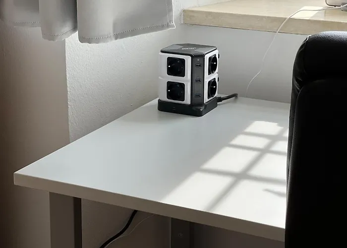 Yellow House - 2 Steyr