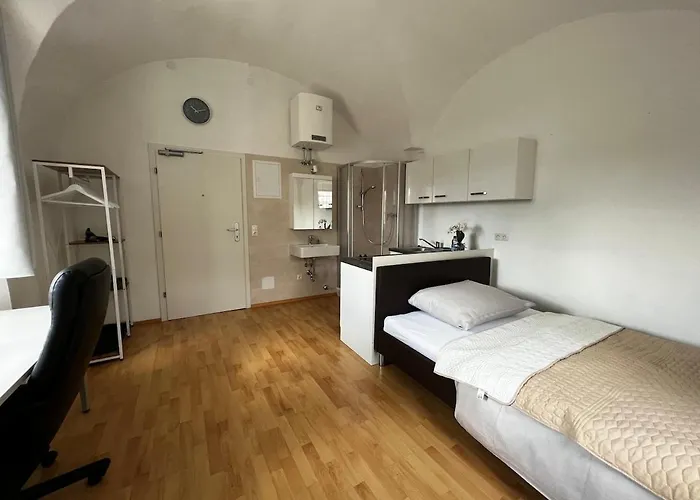 Yellow House - 2 Steyr