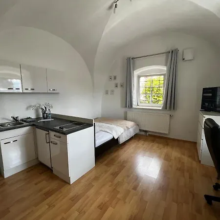 Yellow House - 2 Appartement *