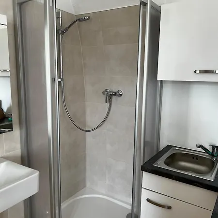 Yellow House - 2 Apartman