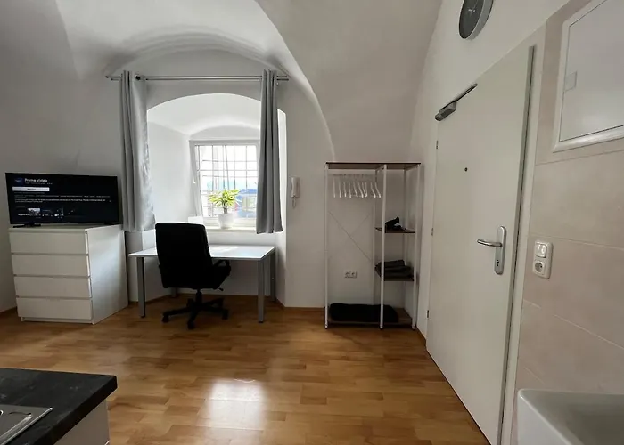 Yellow House - 2 Steyr